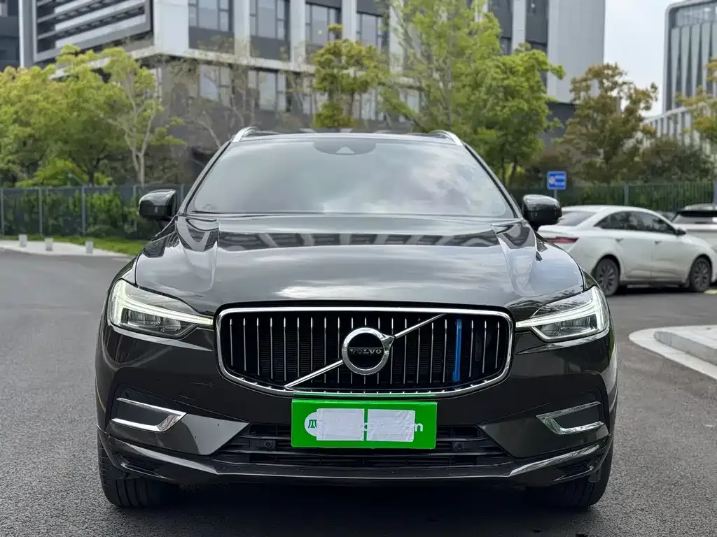 Volvo XC60 — фото 6