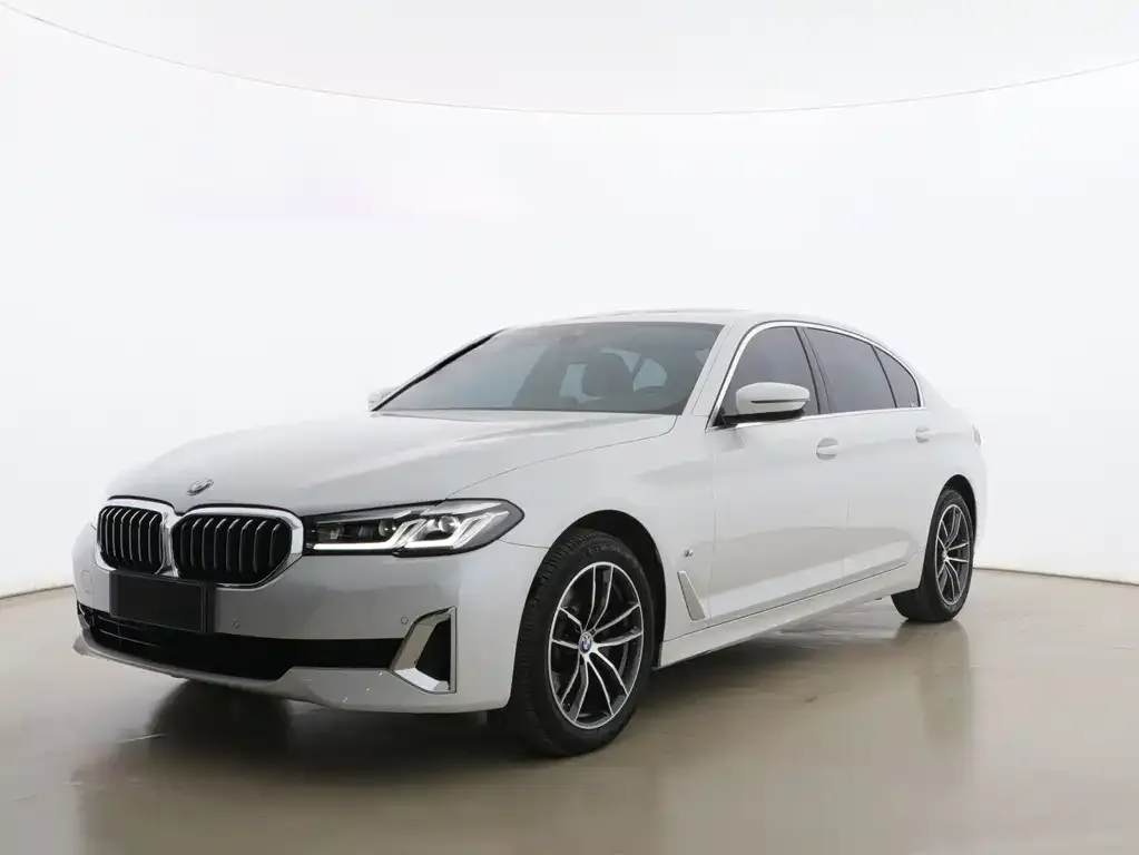 BMW 5 Series — фото 1