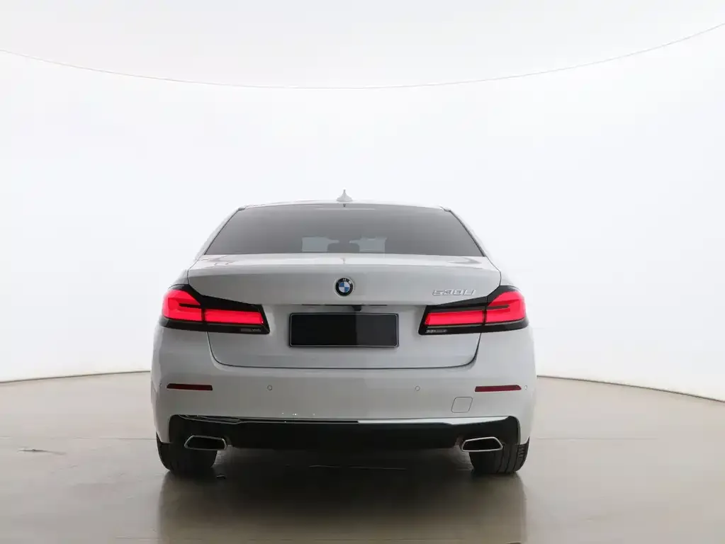 BMW 5 Series — фото 7
