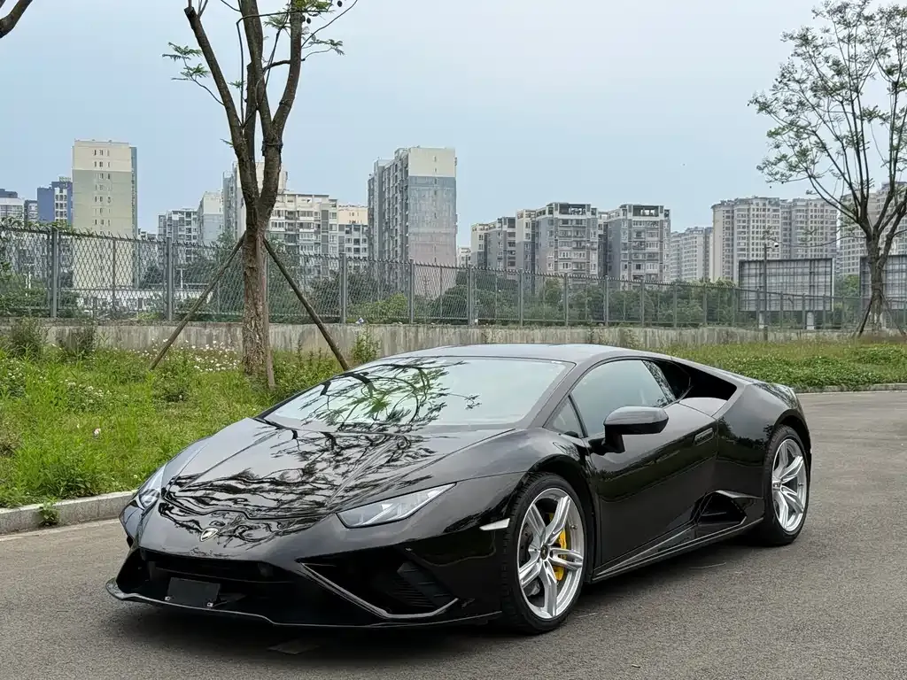 Lamborghini Huracan — фото 1