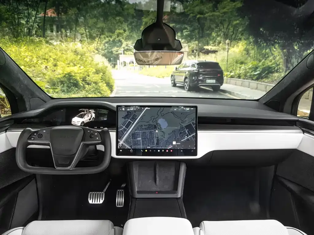 Tesla Model X — фото 3