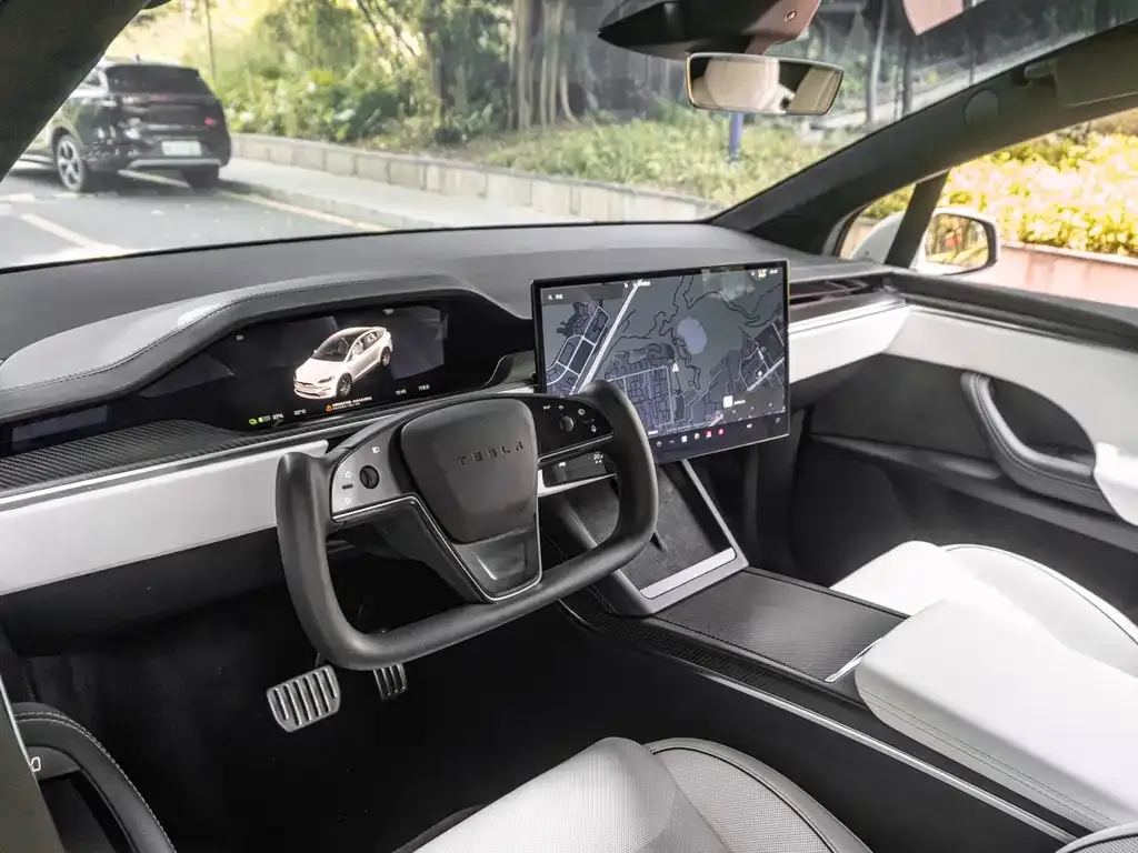 Tesla Model X — фото 6