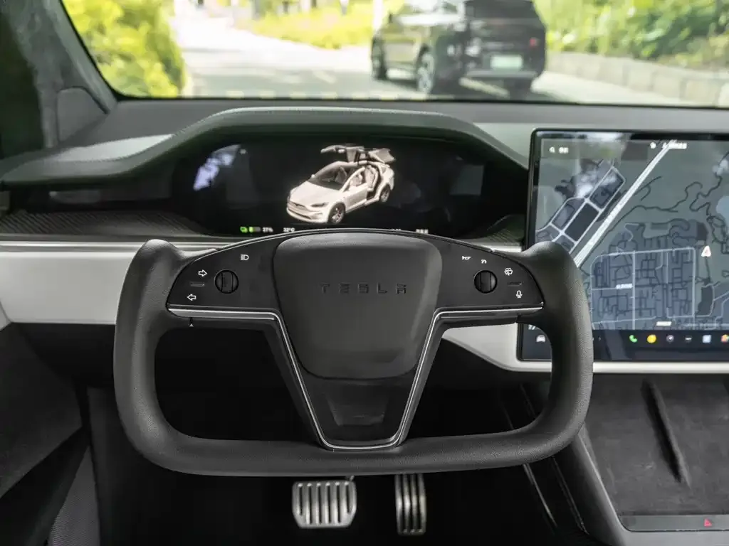 Tesla Model X — фото 2