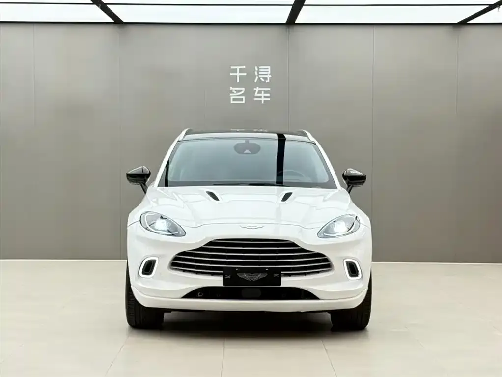 Aston Martin DBX — фото 6