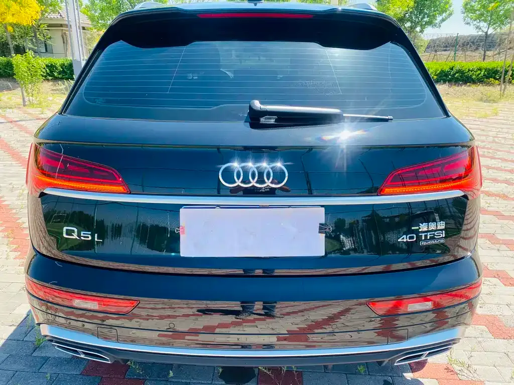 Audi Q5L — фото 7