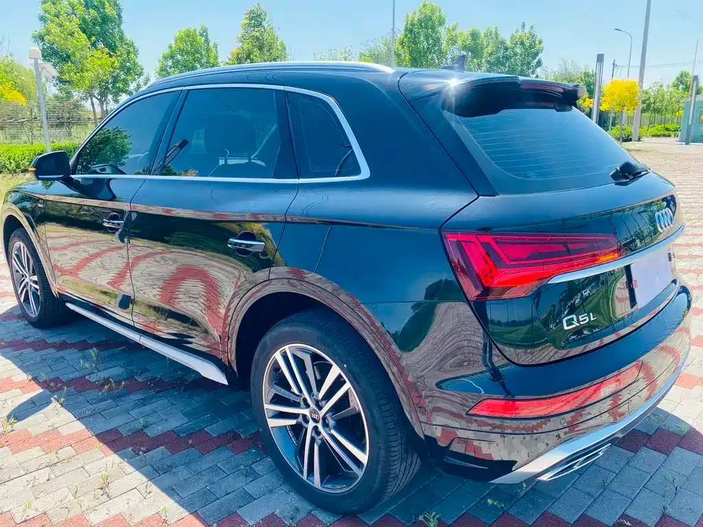 Audi Q5L — фото 4