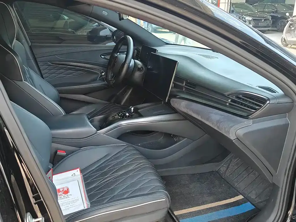 BYD Seal — фото 3