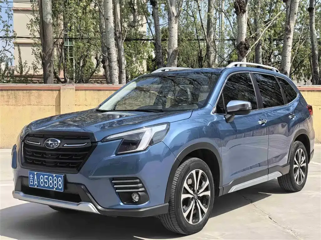 Subaru Forester — фото 1