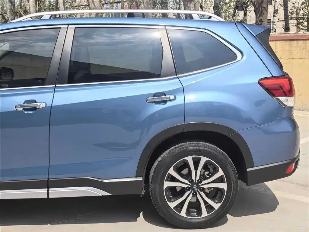 Subaru Forester — фото 2