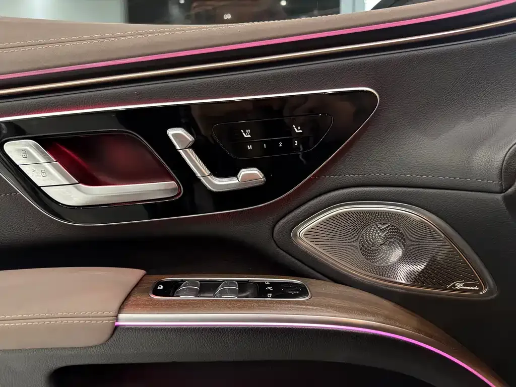 Mercedes-Benz EQS — фото 10