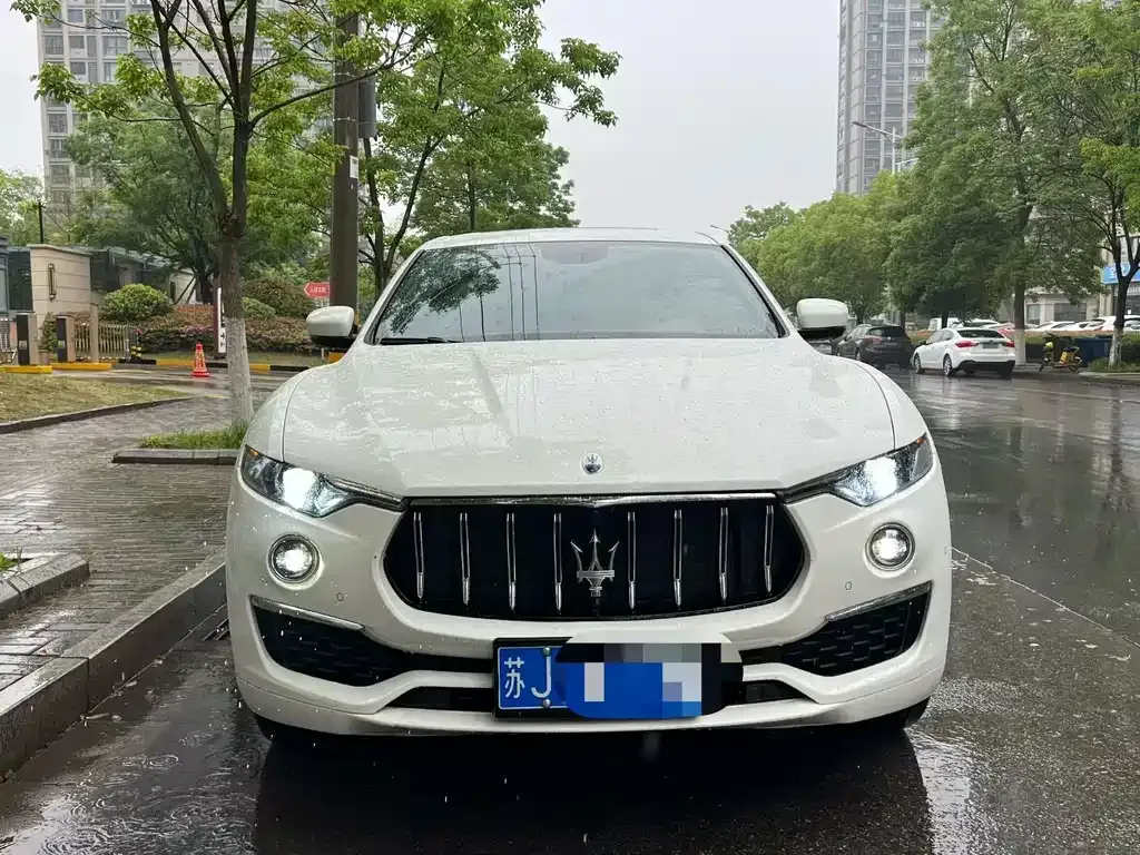 Maserati Levante — фото 8