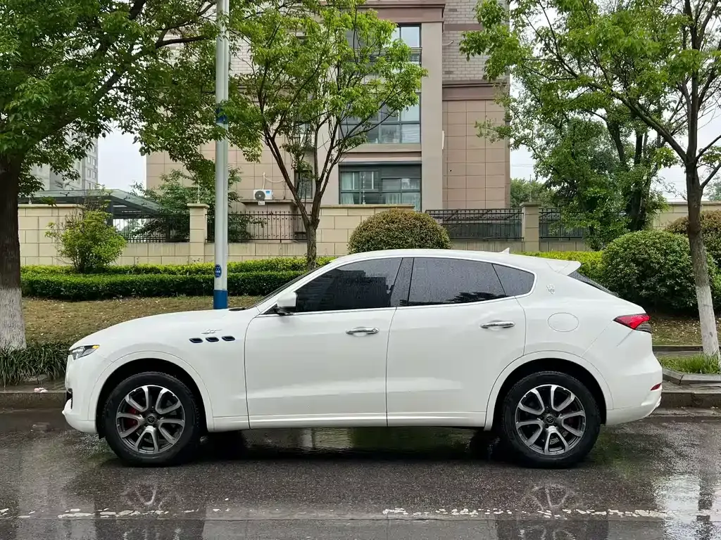 Maserati Levante — фото 9