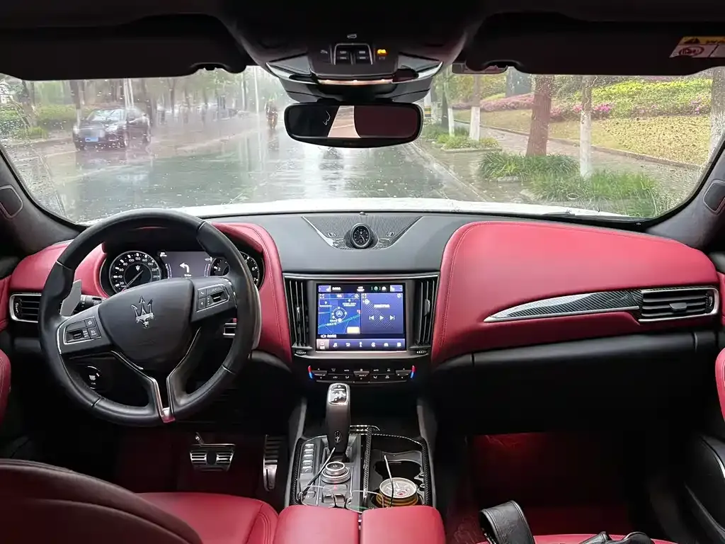 Maserati Levante — фото 4