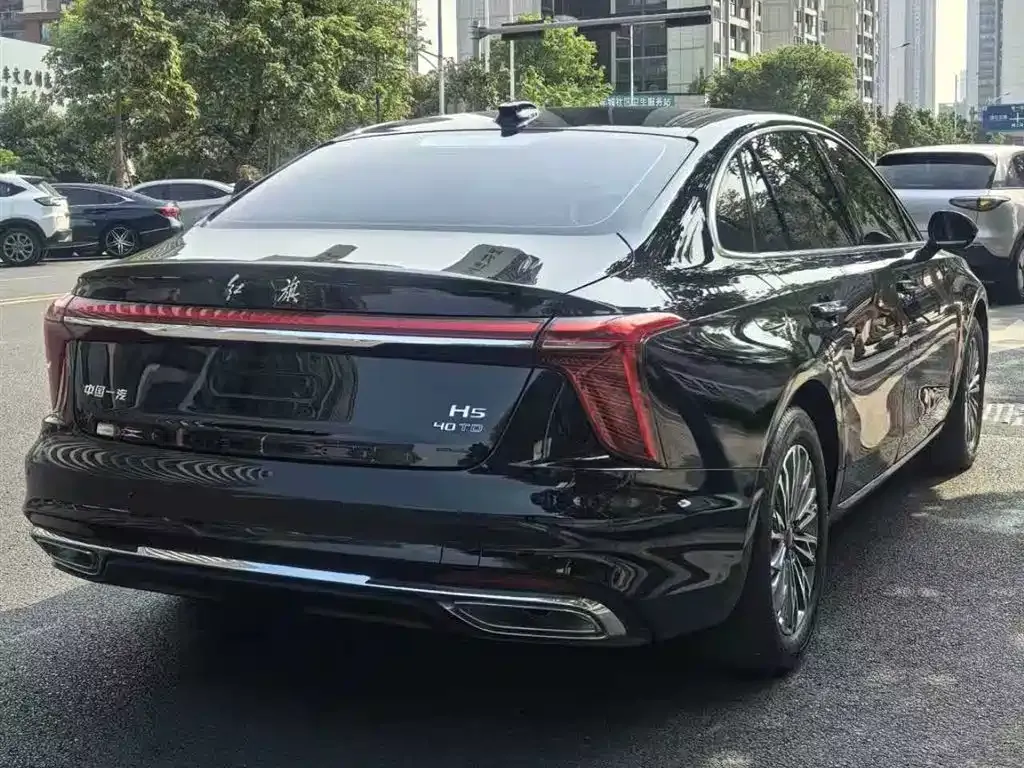 Hongqi H5 — фото 6