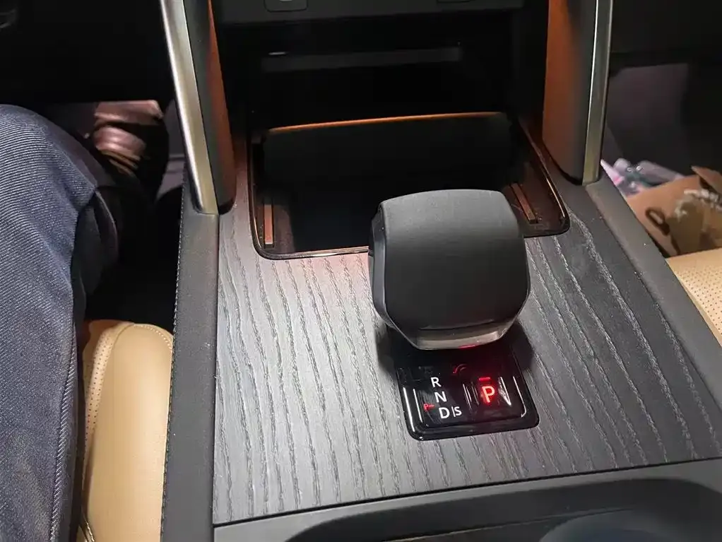Land Rover Discovery Sport — фото 10
