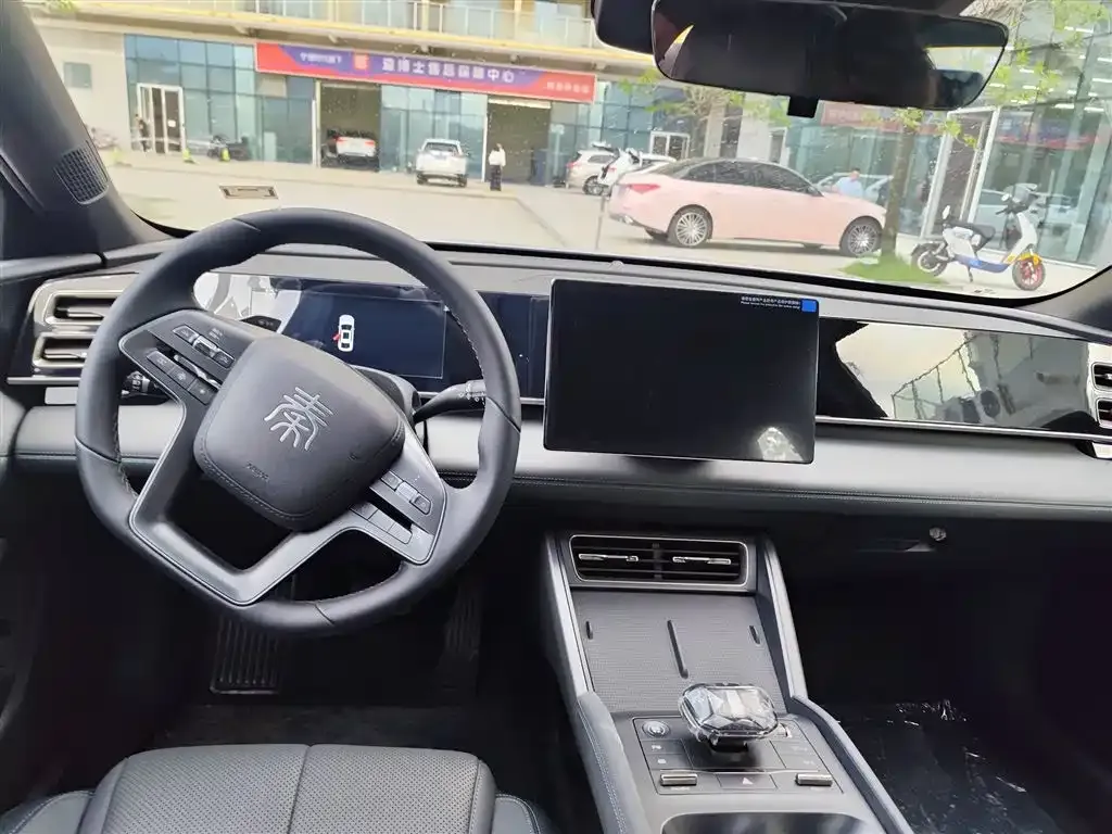BYD Qin L — фото 9