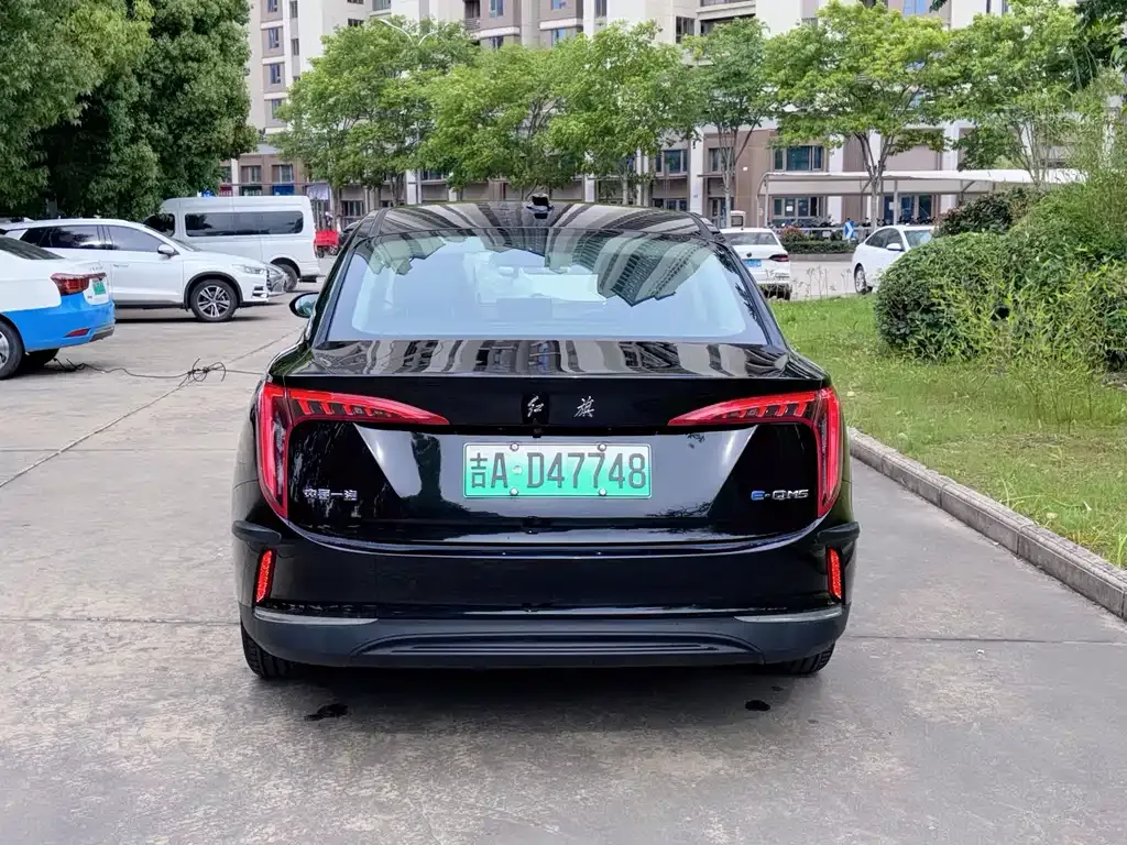 Hongqi E-QM5 — фото 5