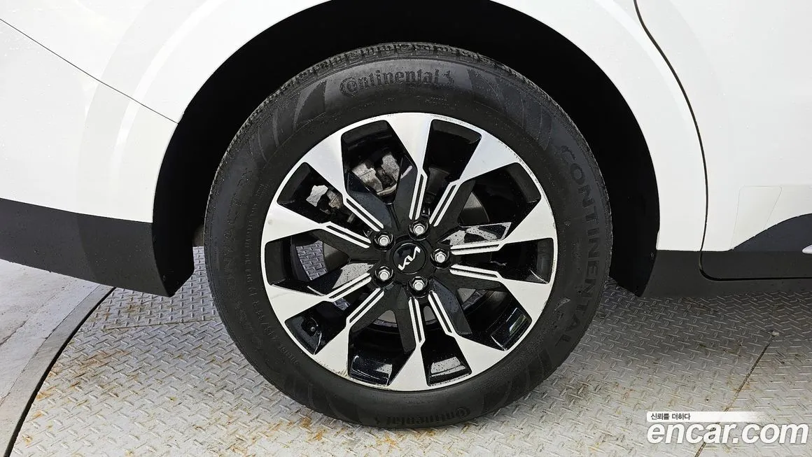 Kia Carnival — фото 10