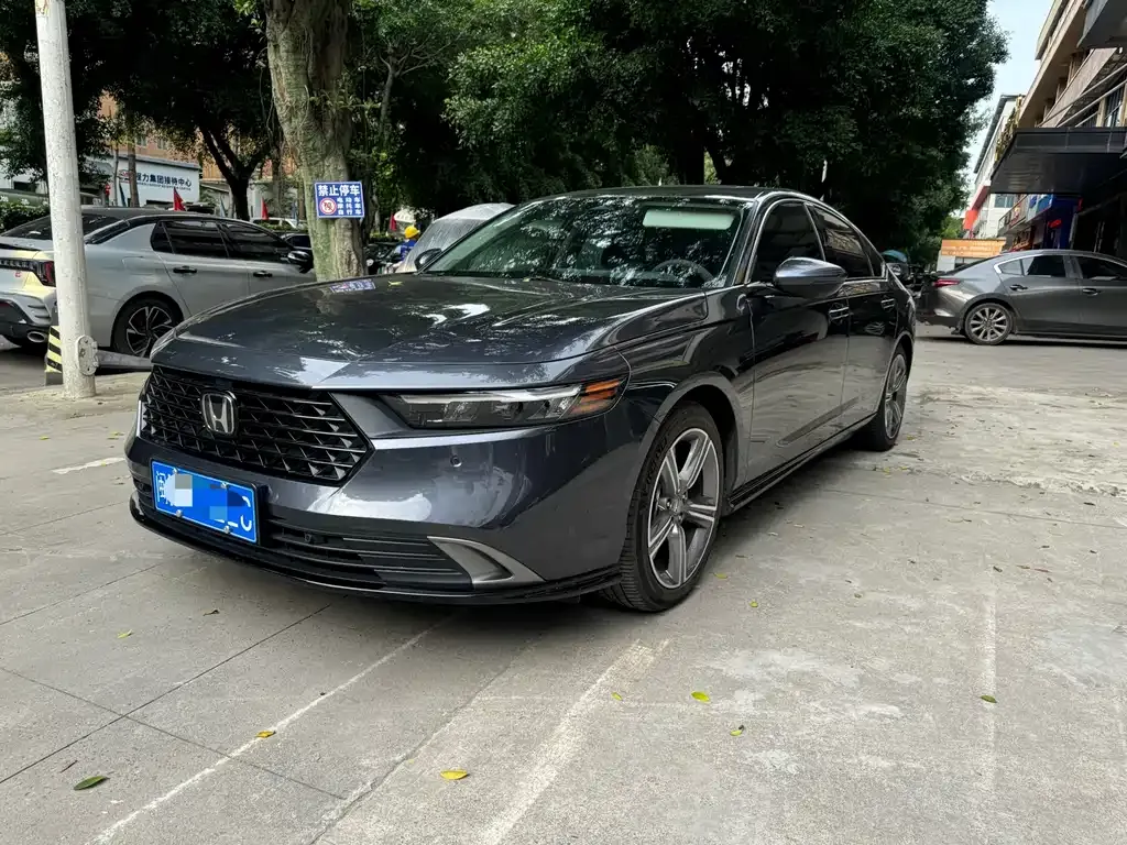 Honda Accord — фото 1