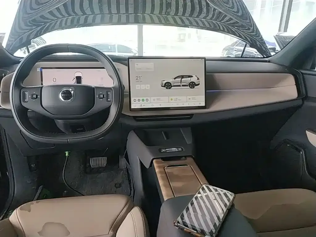 Volvo XC70 Plug-in Hybrid — фото 4