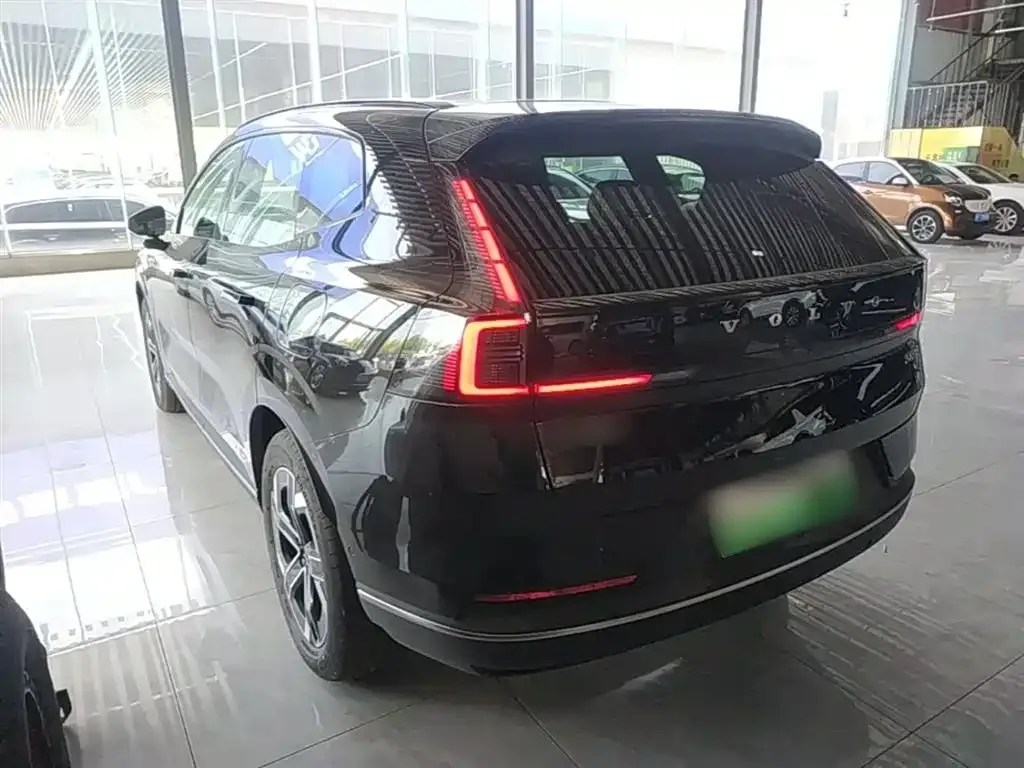 Volvo XC70 Plug-in Hybrid — фото 7