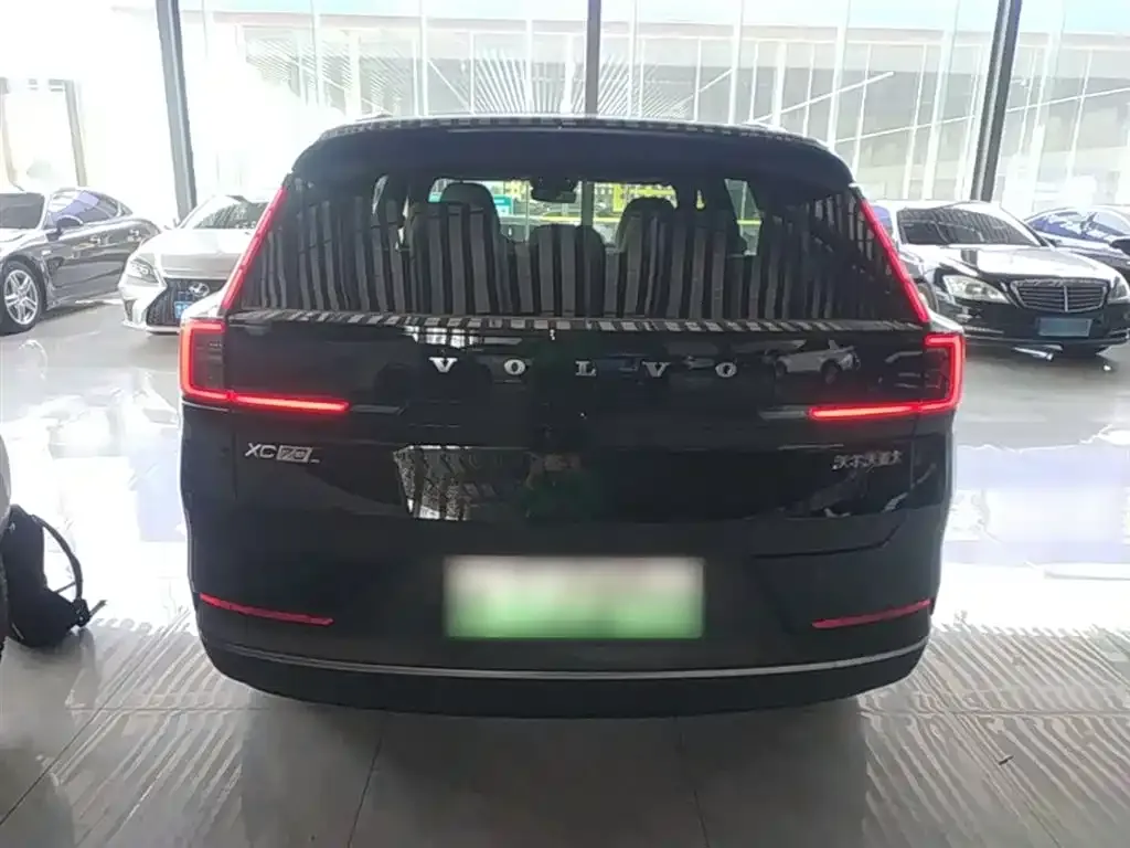 Volvo XC70 Plug-in Hybrid — фото 2