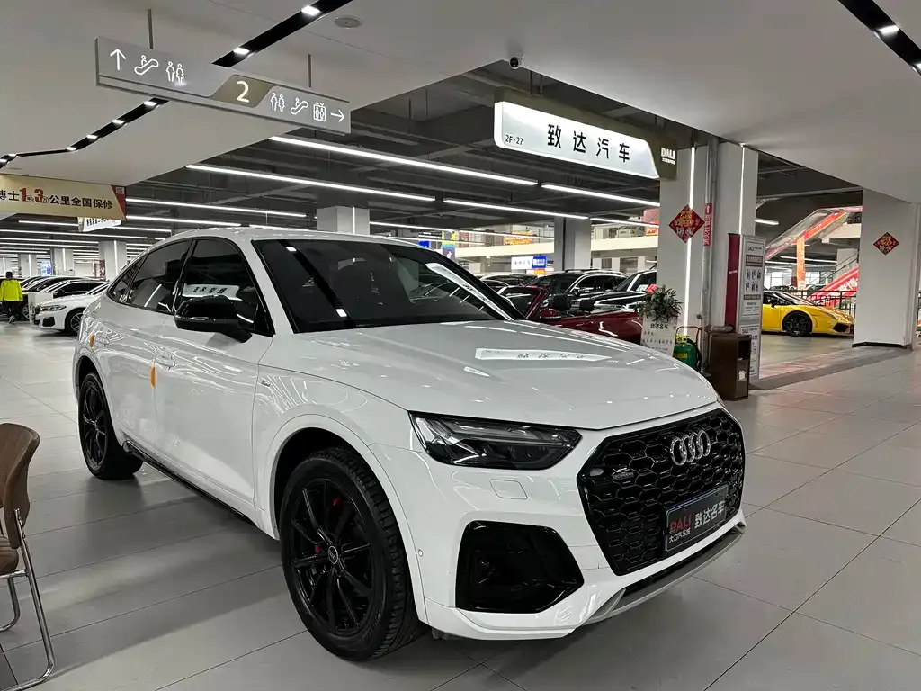 Audi Q5L Sportback — фото 8
