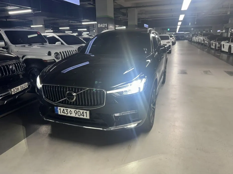Volvo XC60 — фото 1