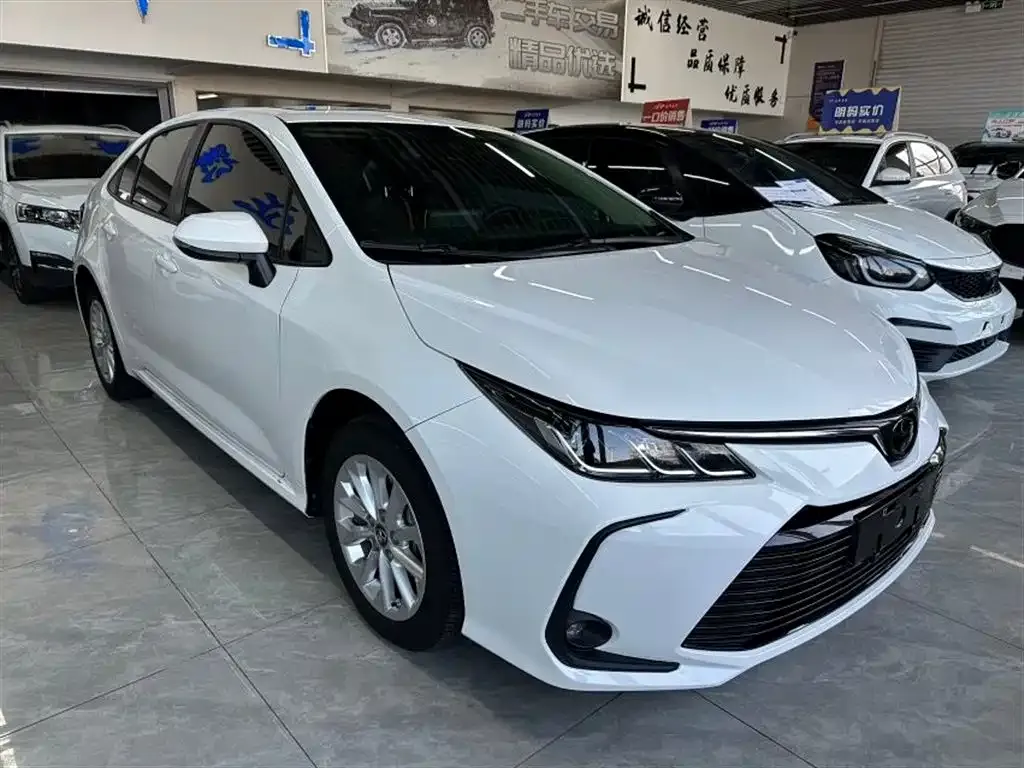 Toyota Corolla — фото 8