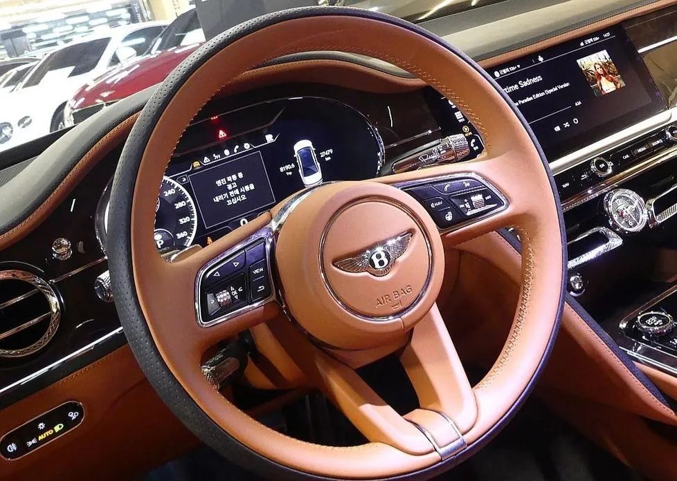 Bentley Flying Spur — фото 4