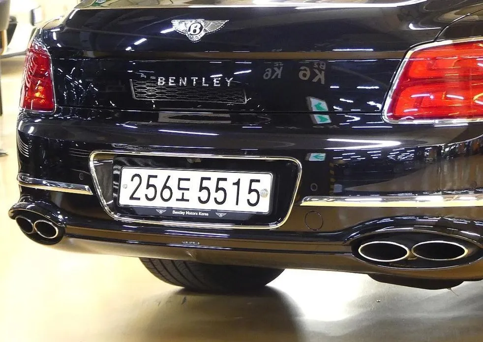 Bentley Flying Spur — фото 7