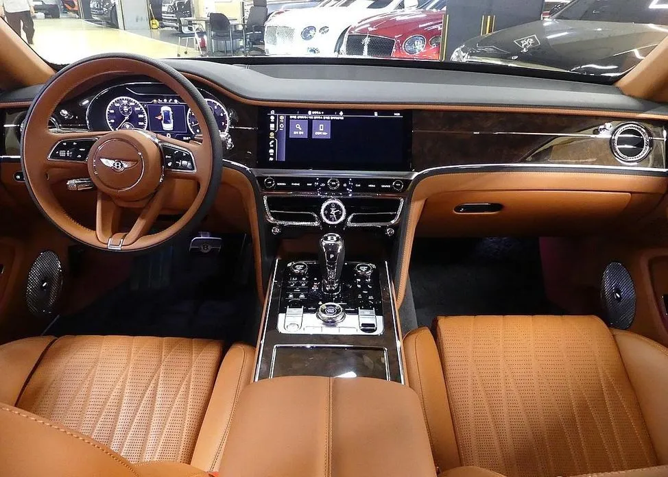 Bentley Flying Spur — фото 8