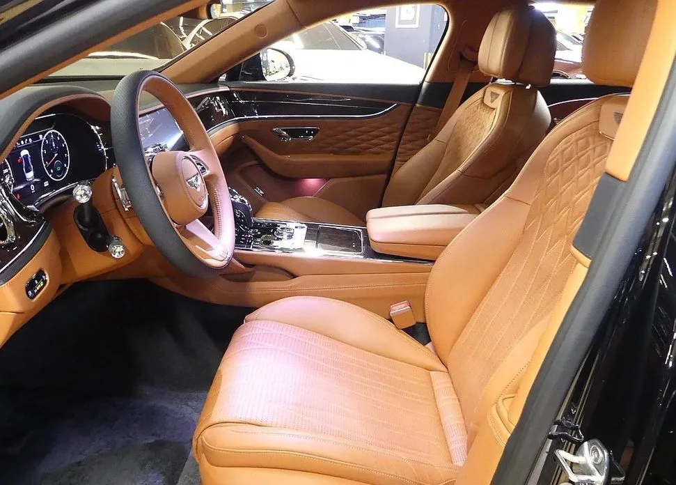 Bentley Flying Spur — фото 2