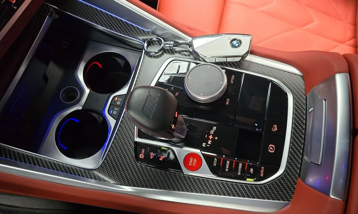BMW XM — фото 8
