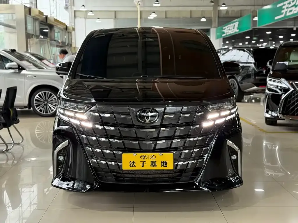 Toyota Alphard — фото 6