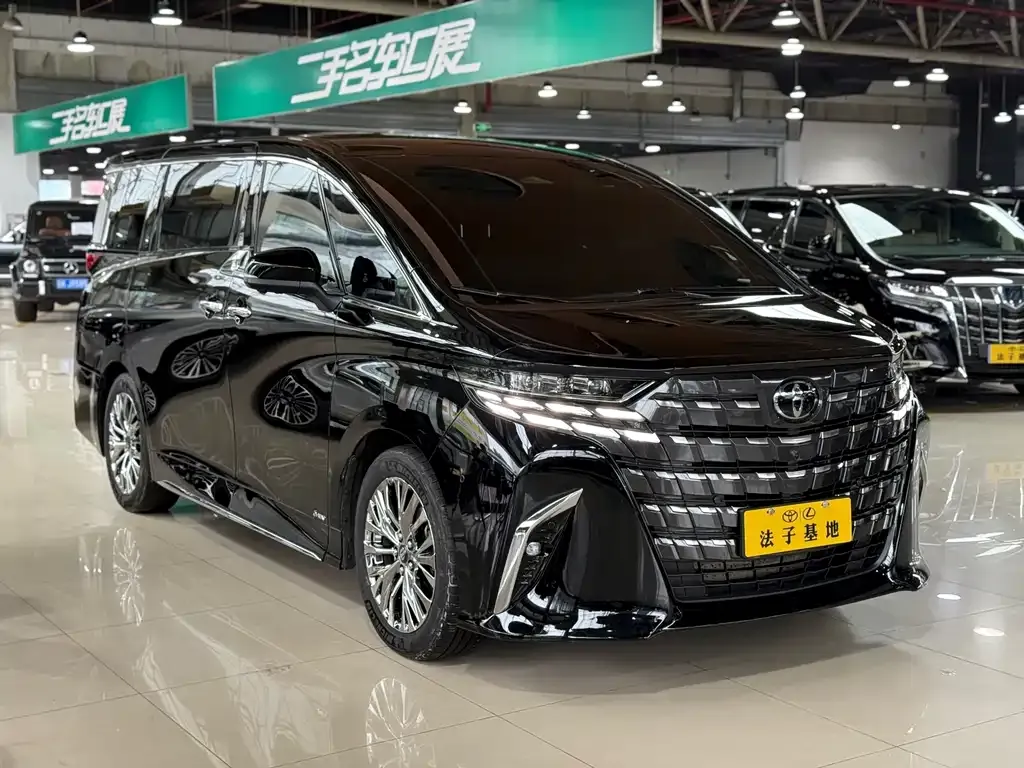 Toyota Alphard — фото 7