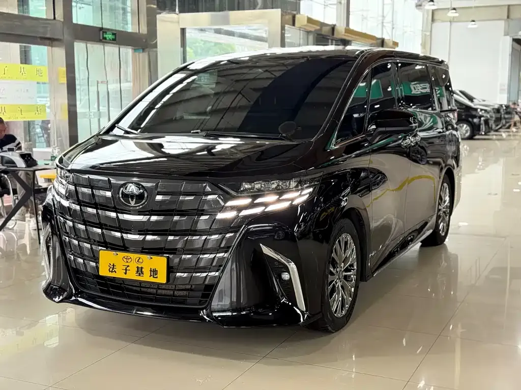 Toyota Alphard — фото 10