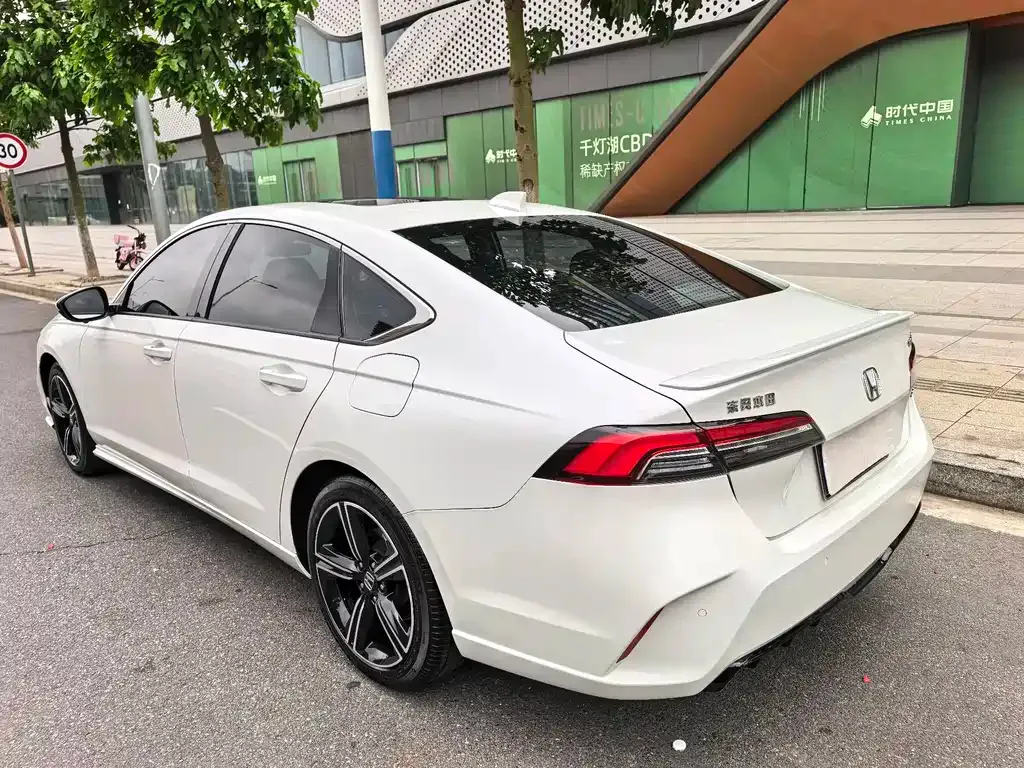 Honda Inspire — фото 3