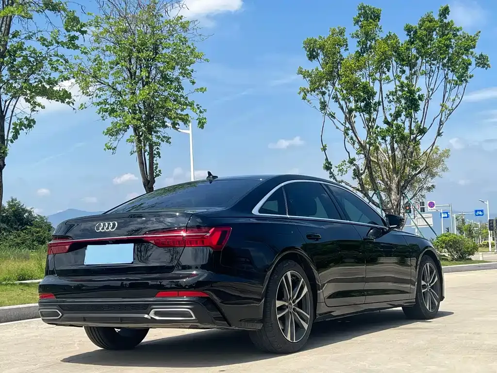 Audi A6L — фото 6
