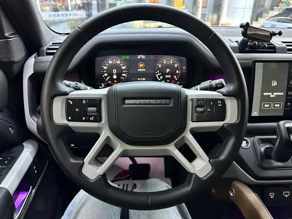 Land Rover Defender — фото 10