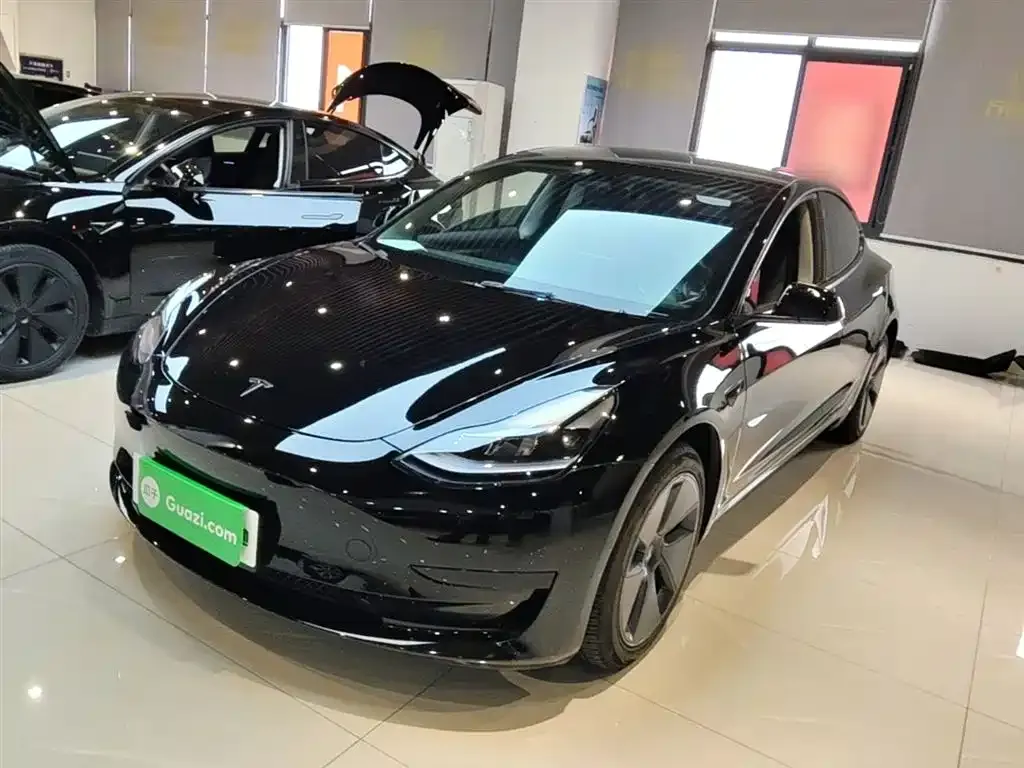 Tesla Model 3 — фото 5