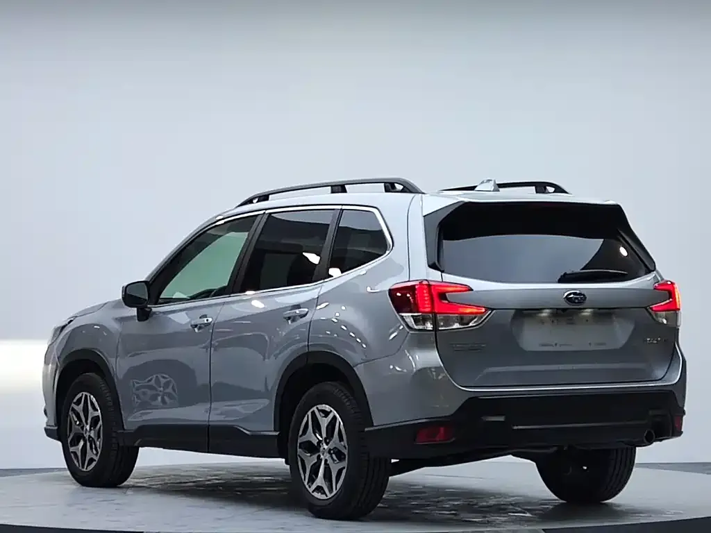 Subaru Forester — фото 2