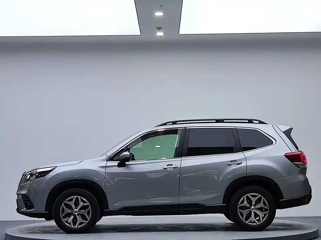 Subaru Forester — фото 7