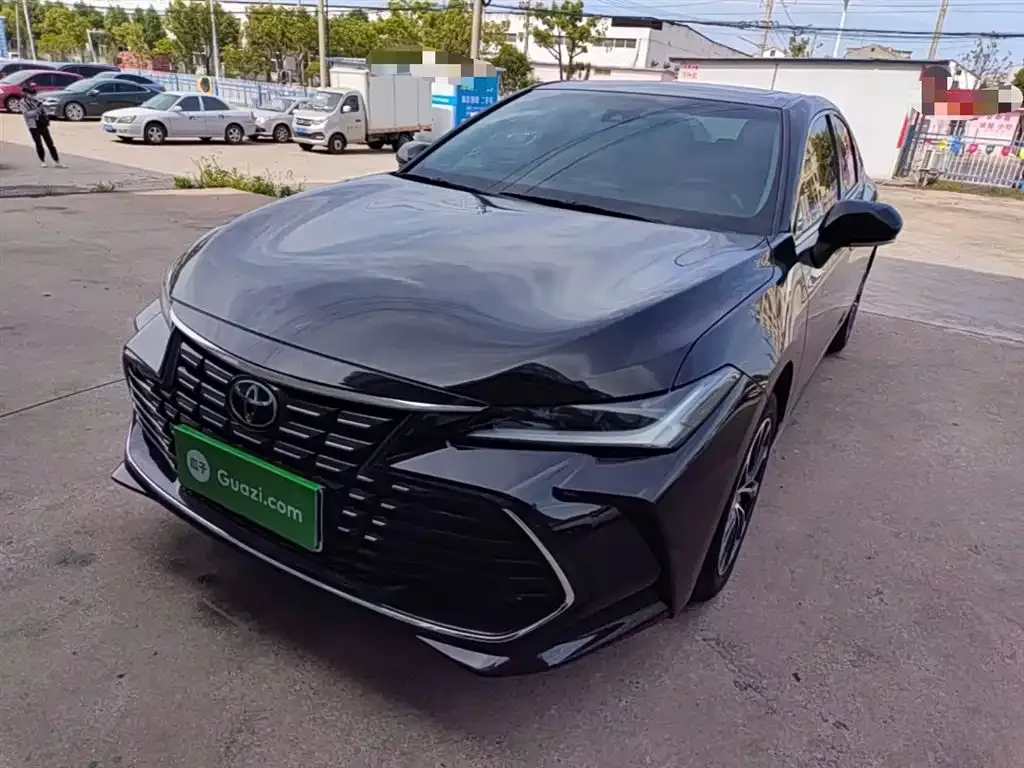 Toyota Avalon — фото 1