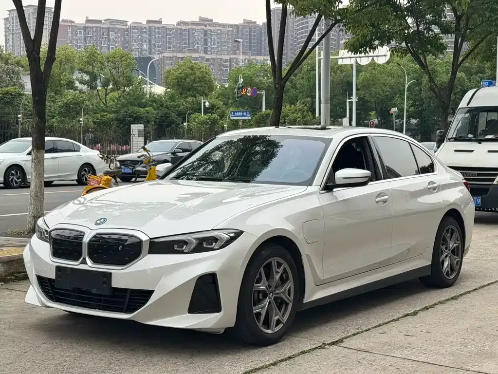 BMW i3 — фото 1