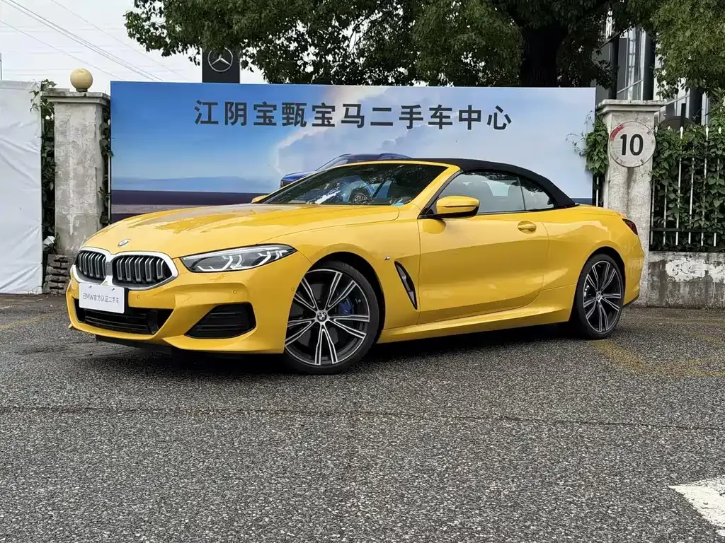 BMW 8 Series — фото 1