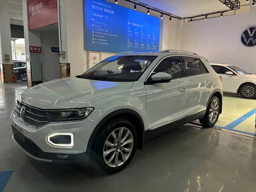 Volkswagen T-Roc — фото 1