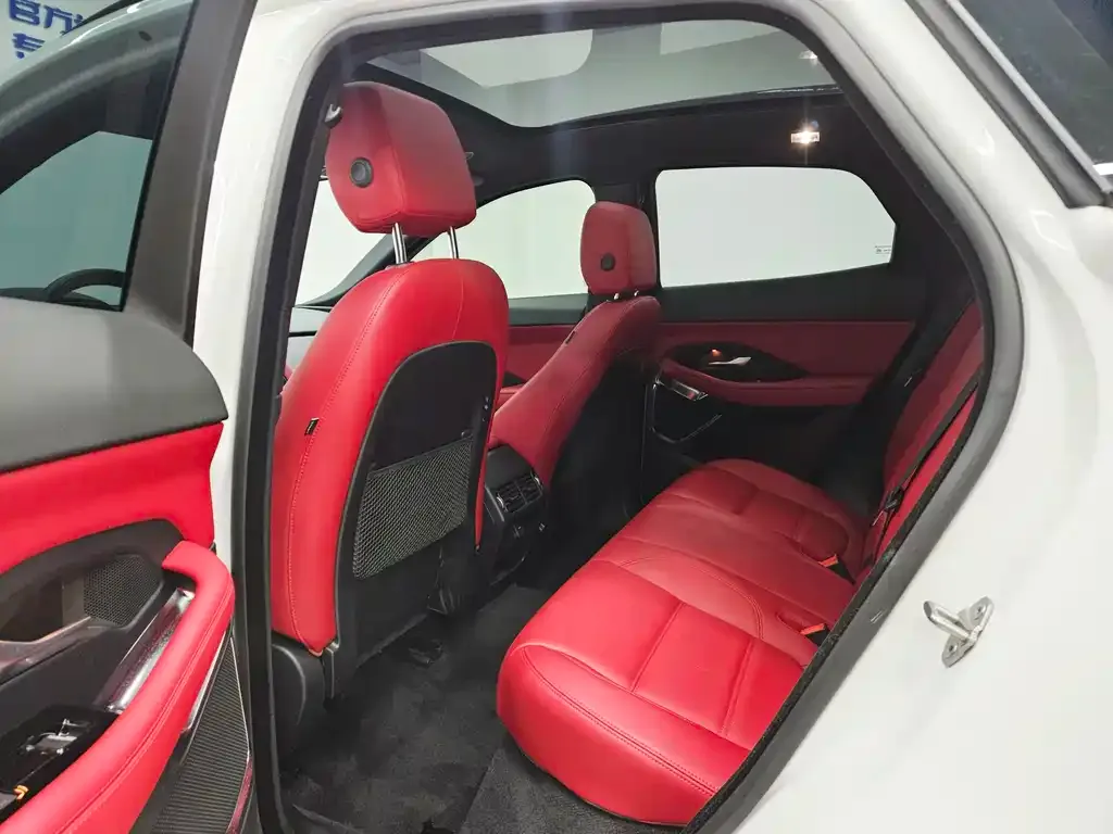 Jaguar E-PACE — фото 2