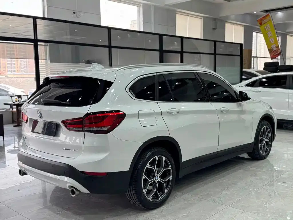 BMW X1 — фото 10