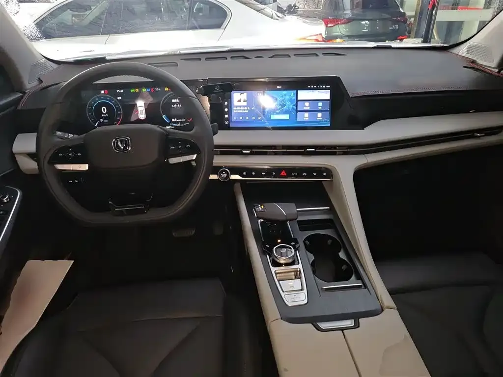 Changan CS75PLUS — фото 3